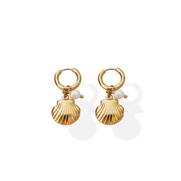 Golden Scallop Huggies