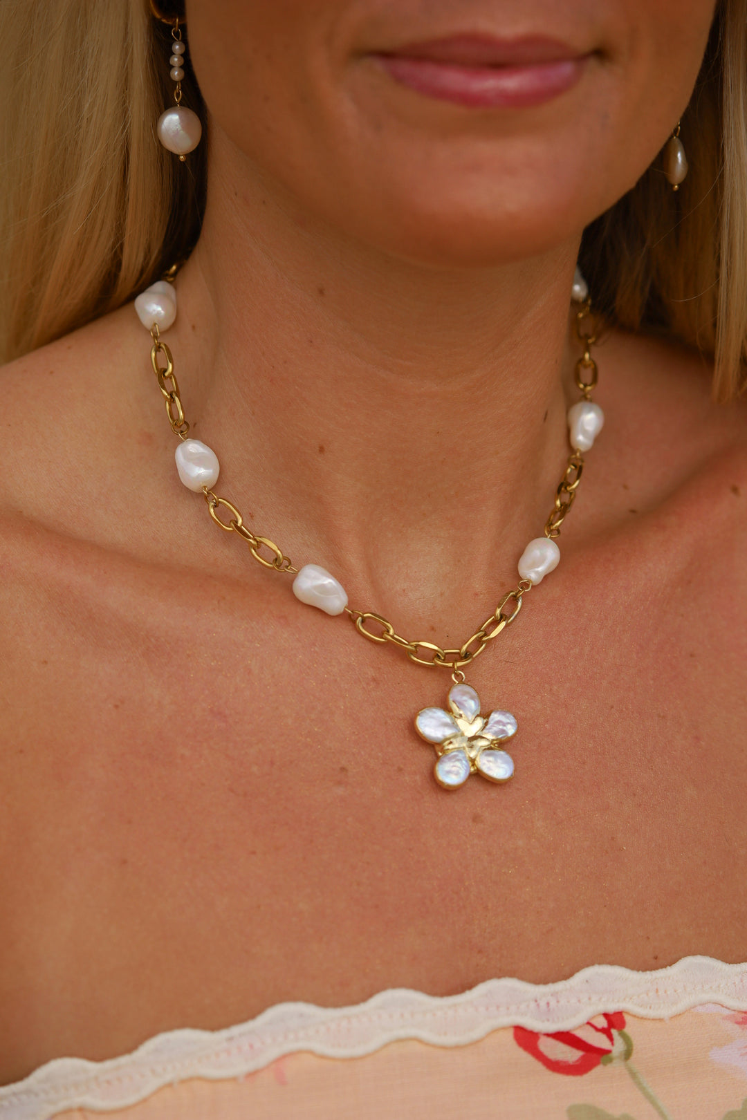daisy mae necklace