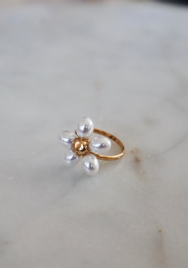Daisy ring  image 1