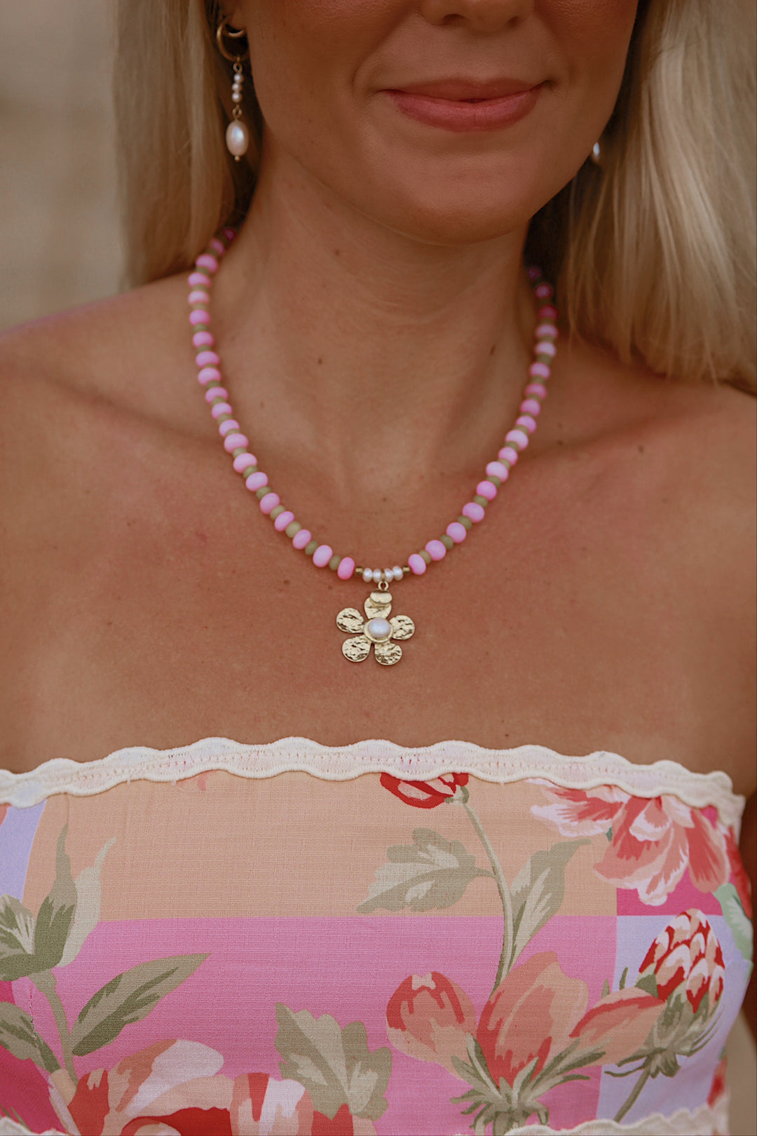 Petal pop necklace