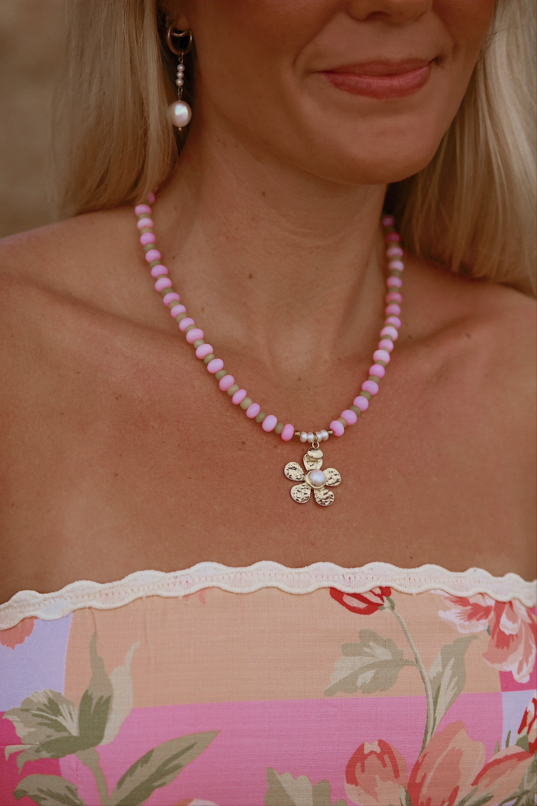 Petal pop necklace