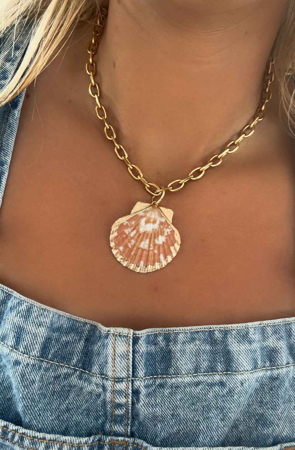 Scallop necklace  image 0